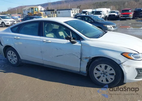 2020 Ford Fusion S z USA, uszkodzony, nr VIN 3FA6P0G79LR159473